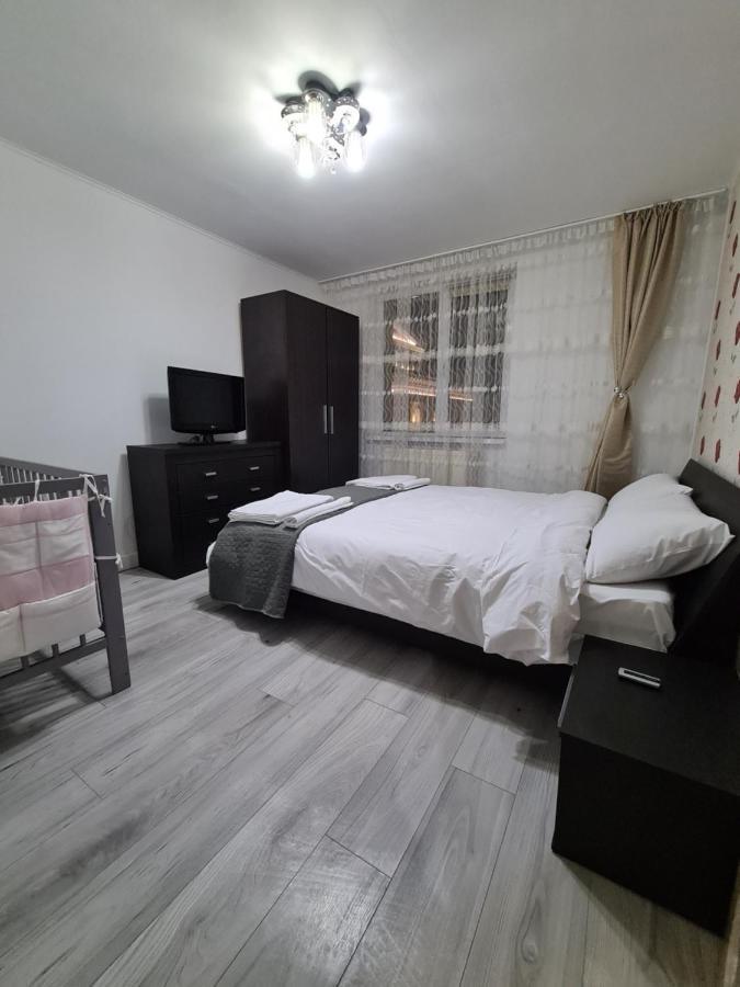 Appartamento Apartament ultra central 1 Hunedoara Esterno foto