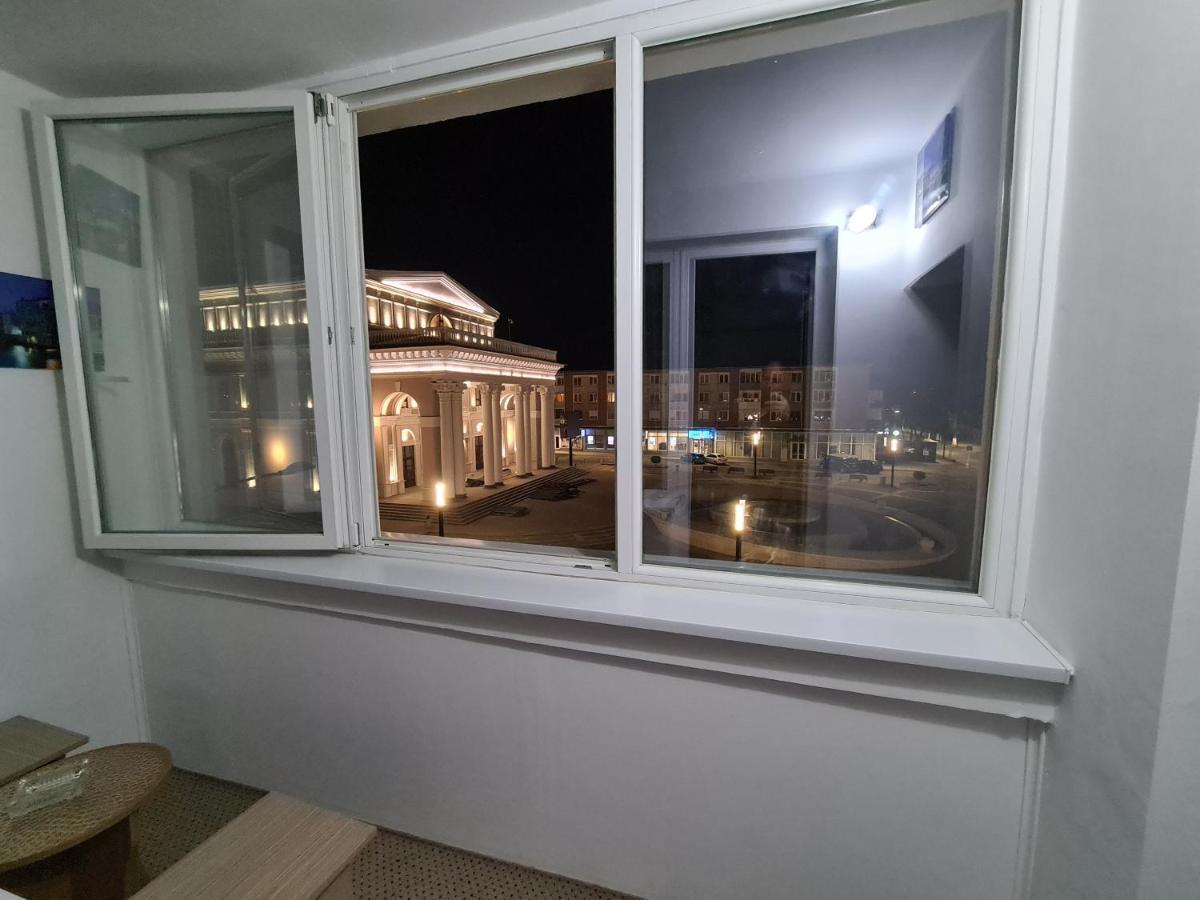 Appartamento Apartament ultra central 1 Hunedoara Esterno foto