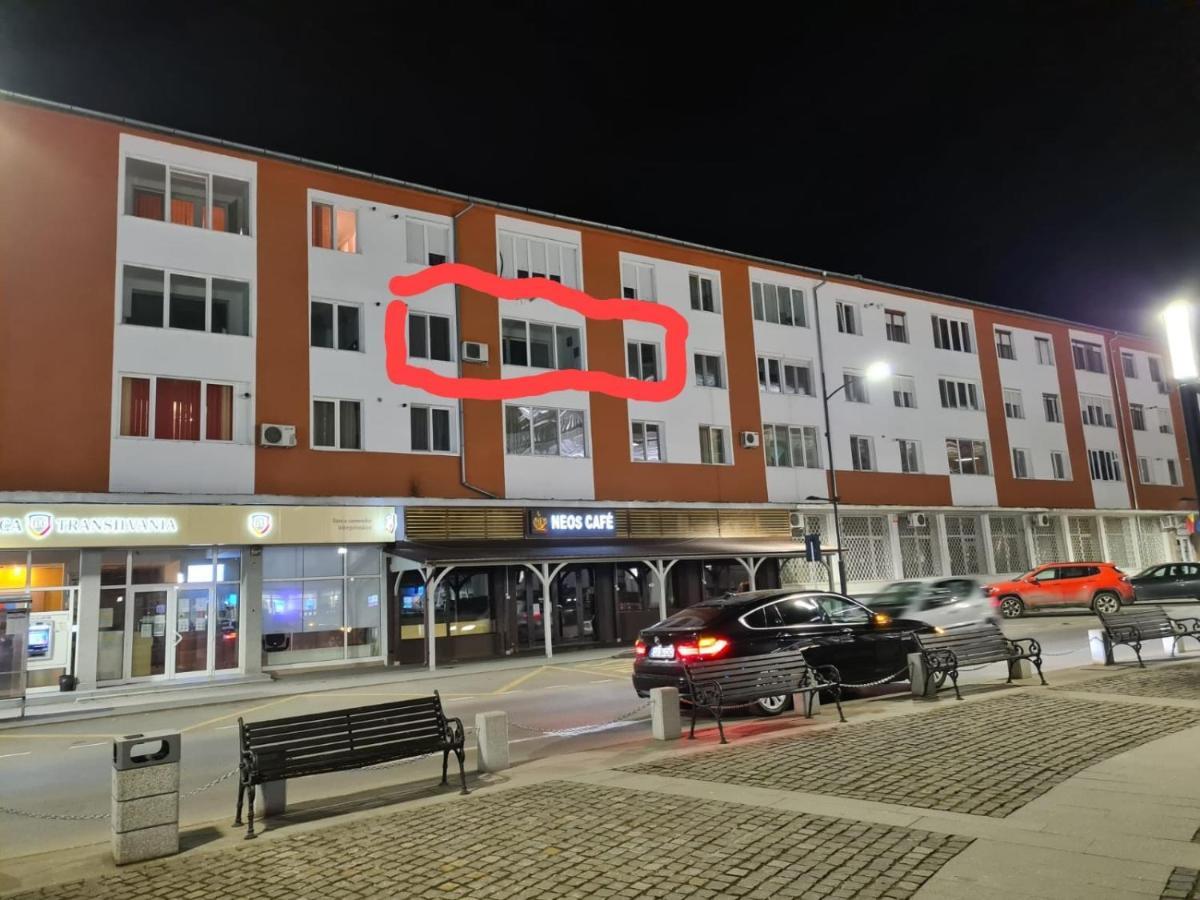 Appartamento Apartament ultra central 1 Hunedoara Esterno foto