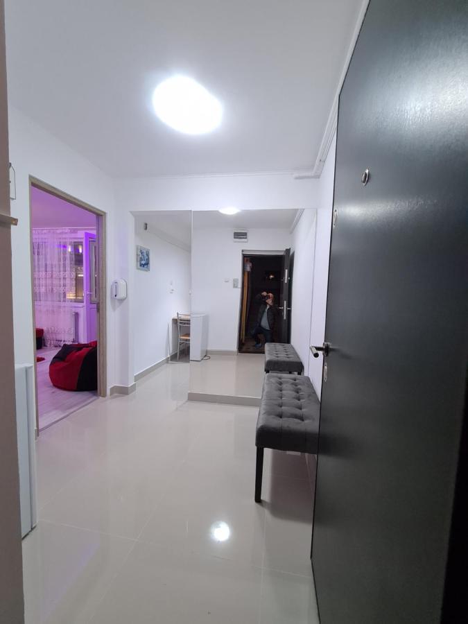 Appartamento Apartament ultra central 1 Hunedoara Esterno foto