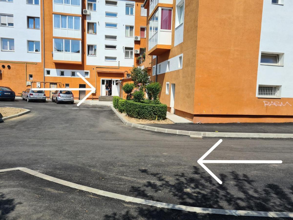 Appartamento Apartament ultra central 1 Hunedoara Esterno foto